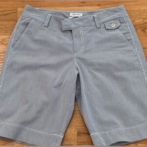 Dockers size 4 dark denim blue and white strip Bermuda shorts